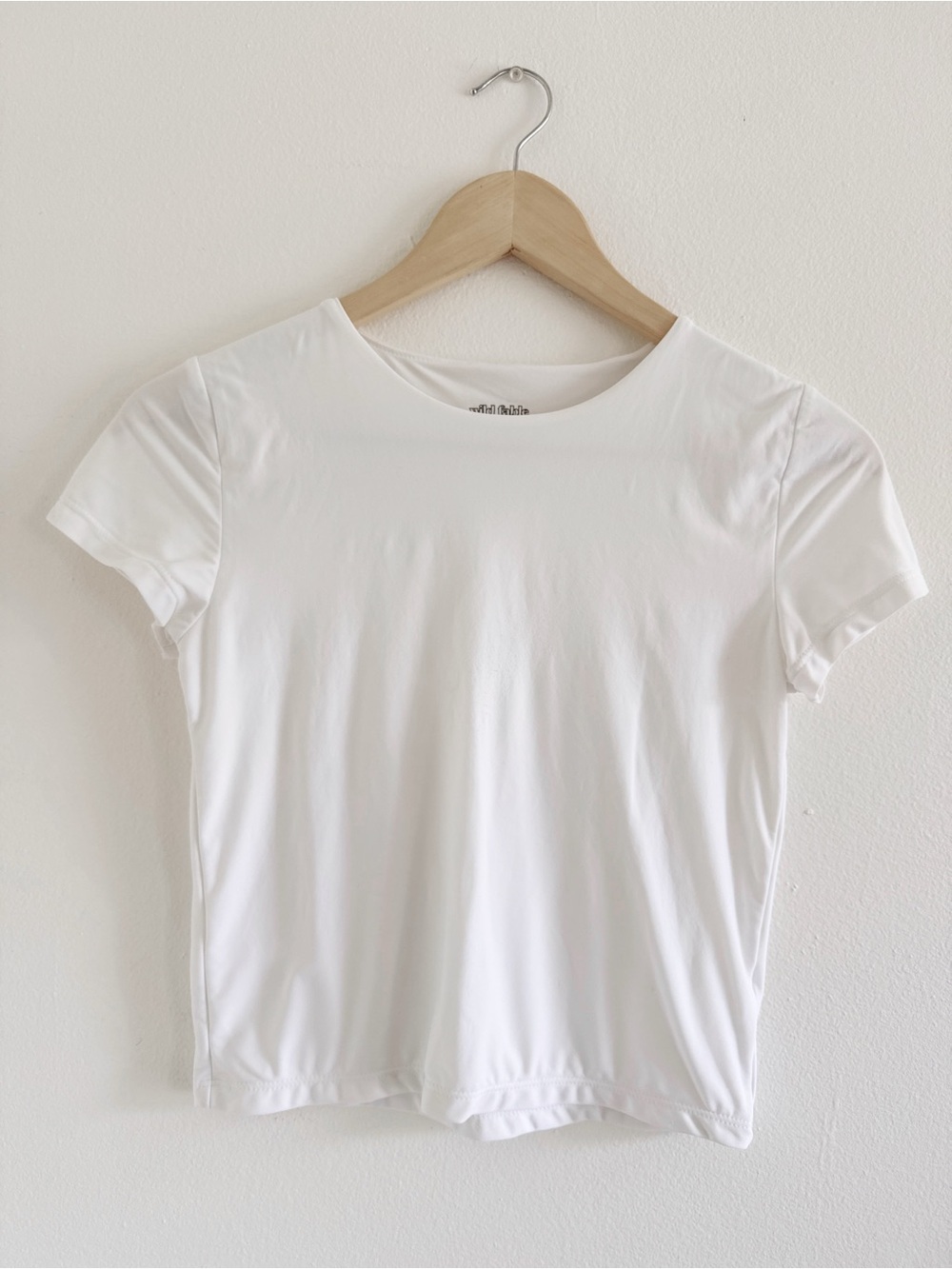 wild fable White Short Sleeve Crew Tee small